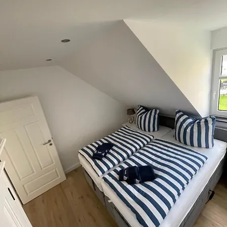 Joline מידלהאגן